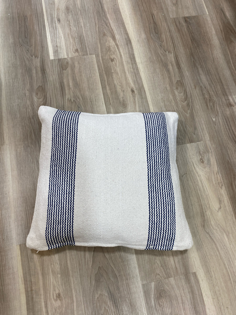 PILLOW VINTAGE WHITE AND BLUE  20" X 20"