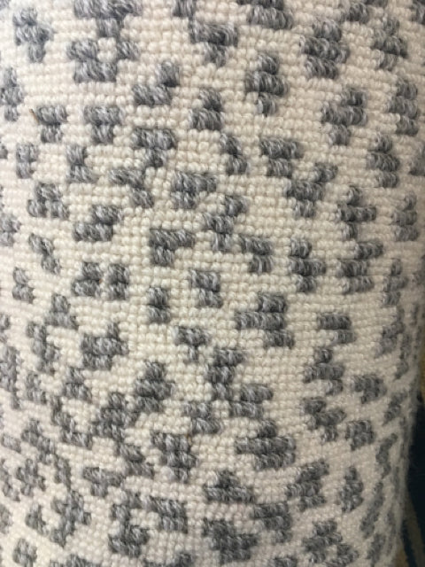 AREA RUG CREAM WITH GREY DOTS