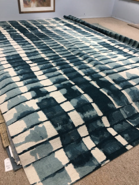 RECTANGULAR RUG BLUE AND WHITE