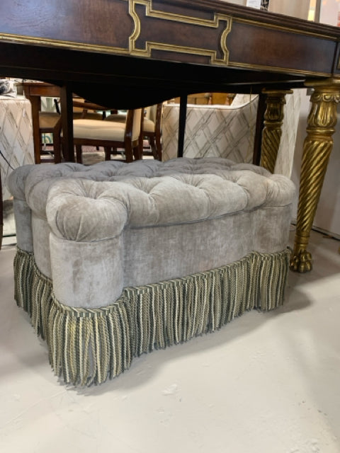 OTTOMAN GREY TUFTED WITH FRINGE