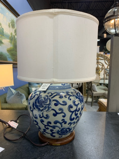 RALPH LAUREN TABLE LAMP BLUE AND WHITE WOOD BASE