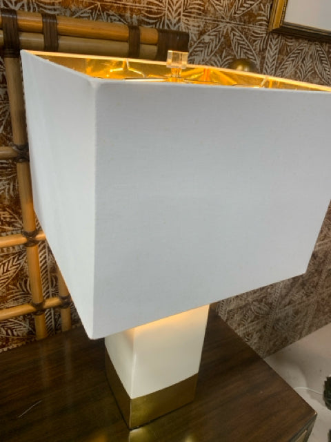 TABLE LAMP SQUARE CREAM WITH GOLD BAND