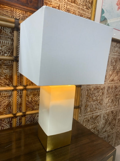 TABLE LAMP SQUARE CREAM WITH GOLD BAND