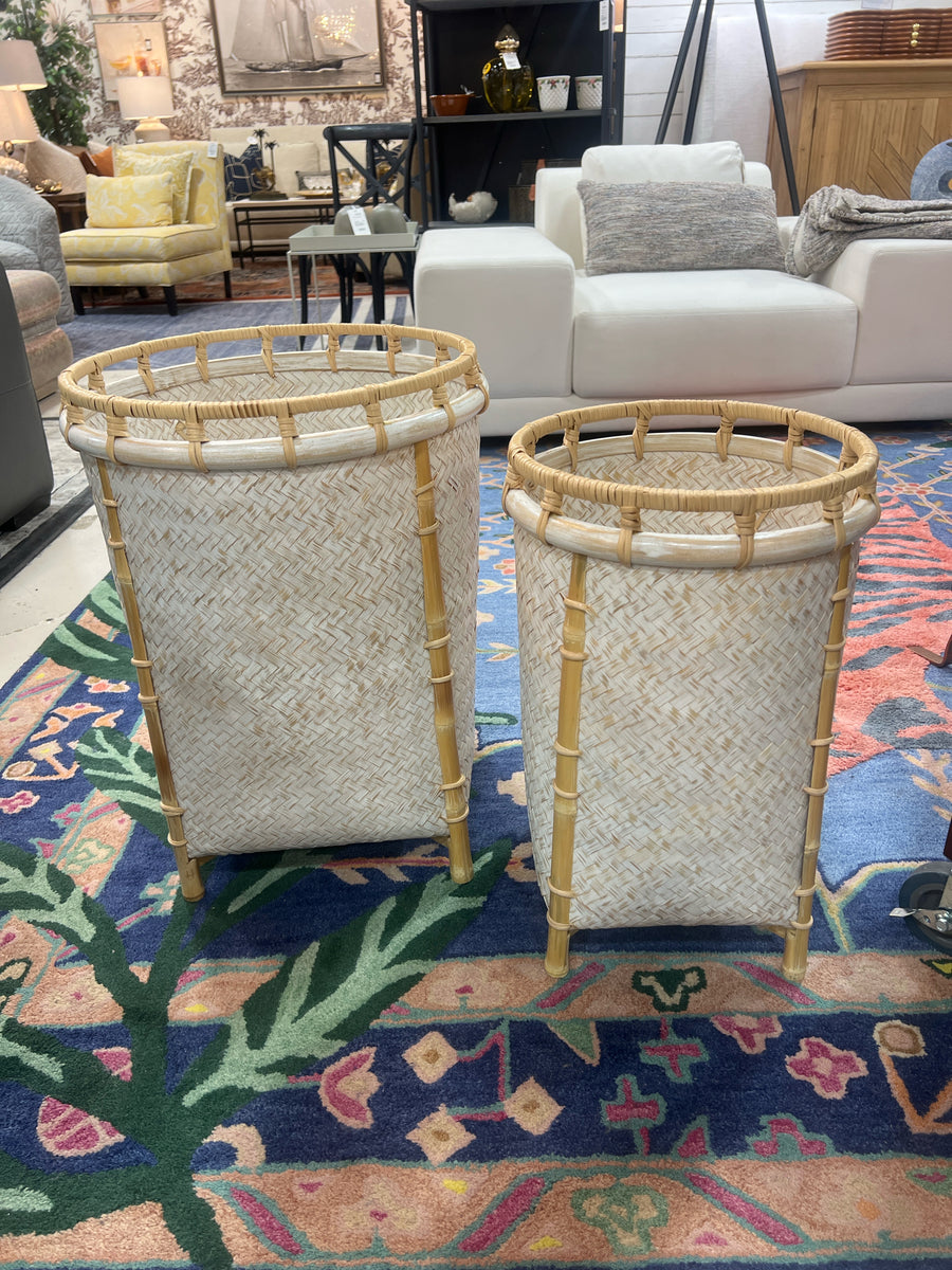 SET OF 2 WHITE RATTAN NESTING BASKETS WITH BAMBOO LEGS