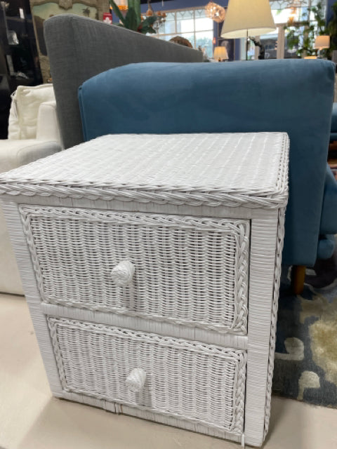 NIGHT STAND WHITE WICKER 2 DRAWER