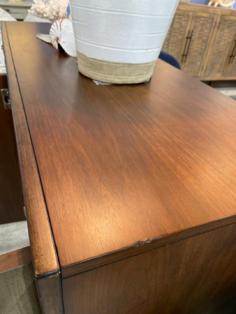 KINCAID CONSOLE 4  DOOR GEOMETRIC PATTERN