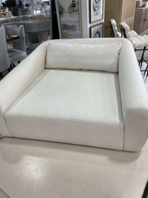 HARLOWE MEDIA LOUNGER IVORY FABRIC