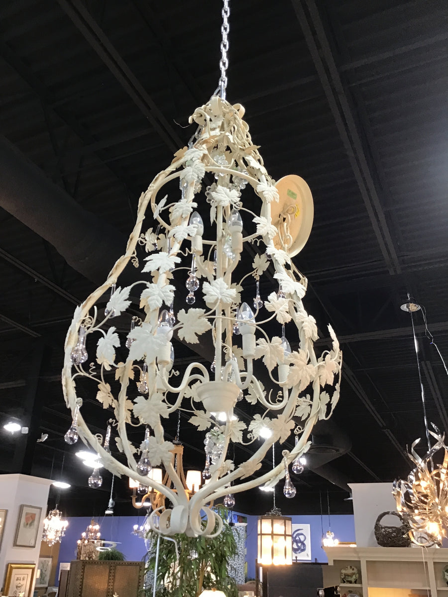 CHANDELIER CREAM WITH LEAVES AND EIGHT LIGHTS