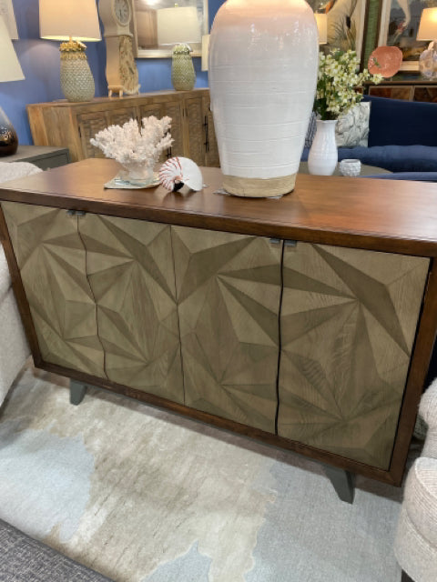 KINCAID CONSOLE 4  DOOR GEOMETRIC PATTERN