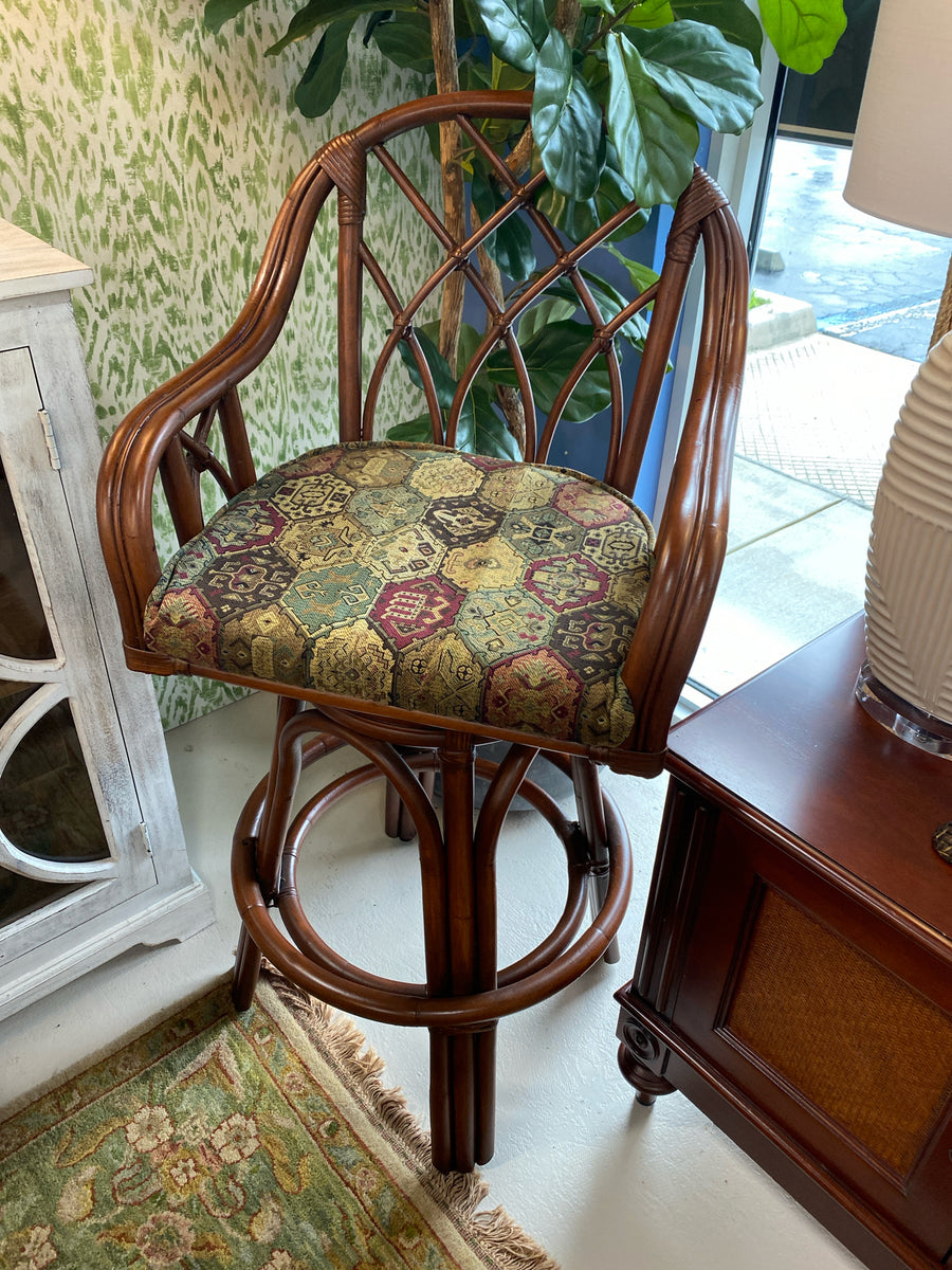 SET OF 4 BAR STOOLS SWIVEL DARK RATTAN WOOD