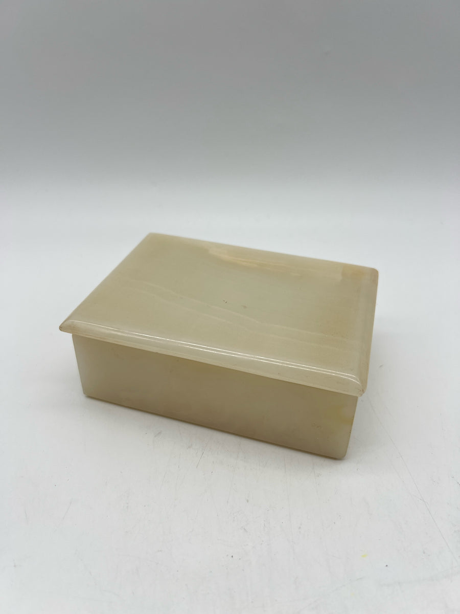 ALABASTER LIDDED BOX – Consign & Design