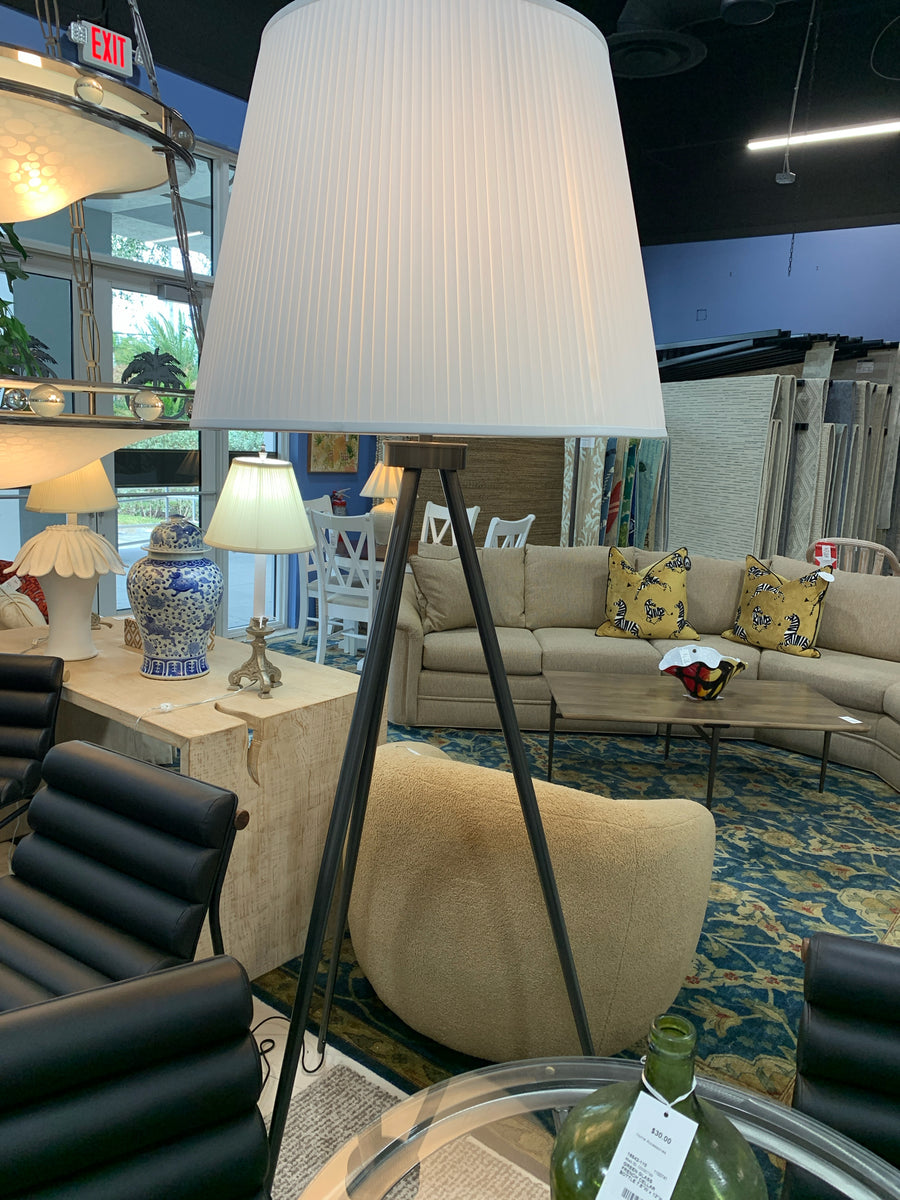 FLOOR LAMP TRIPOD SILK SHADE