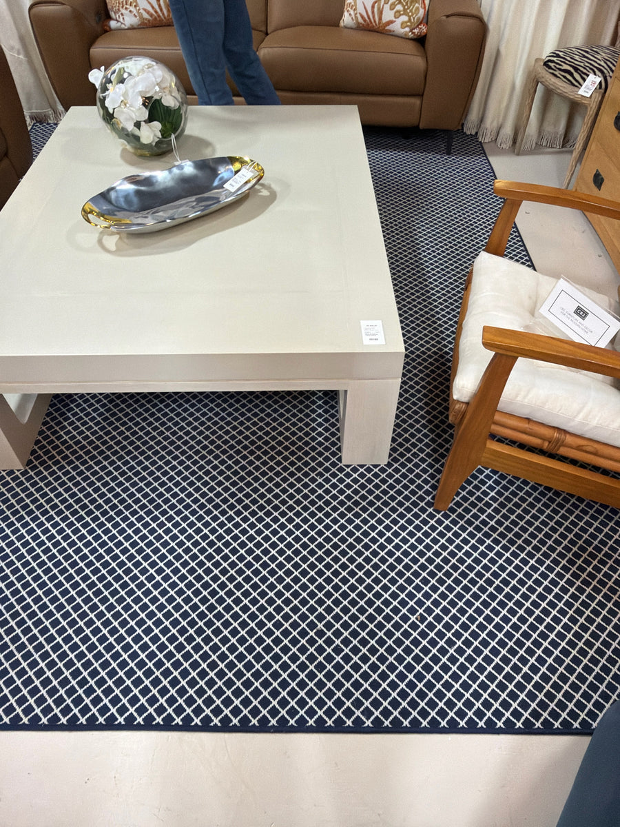 ETHAN ALLEN RUG NAVY AND WHITE DIAMOND PATTERN
