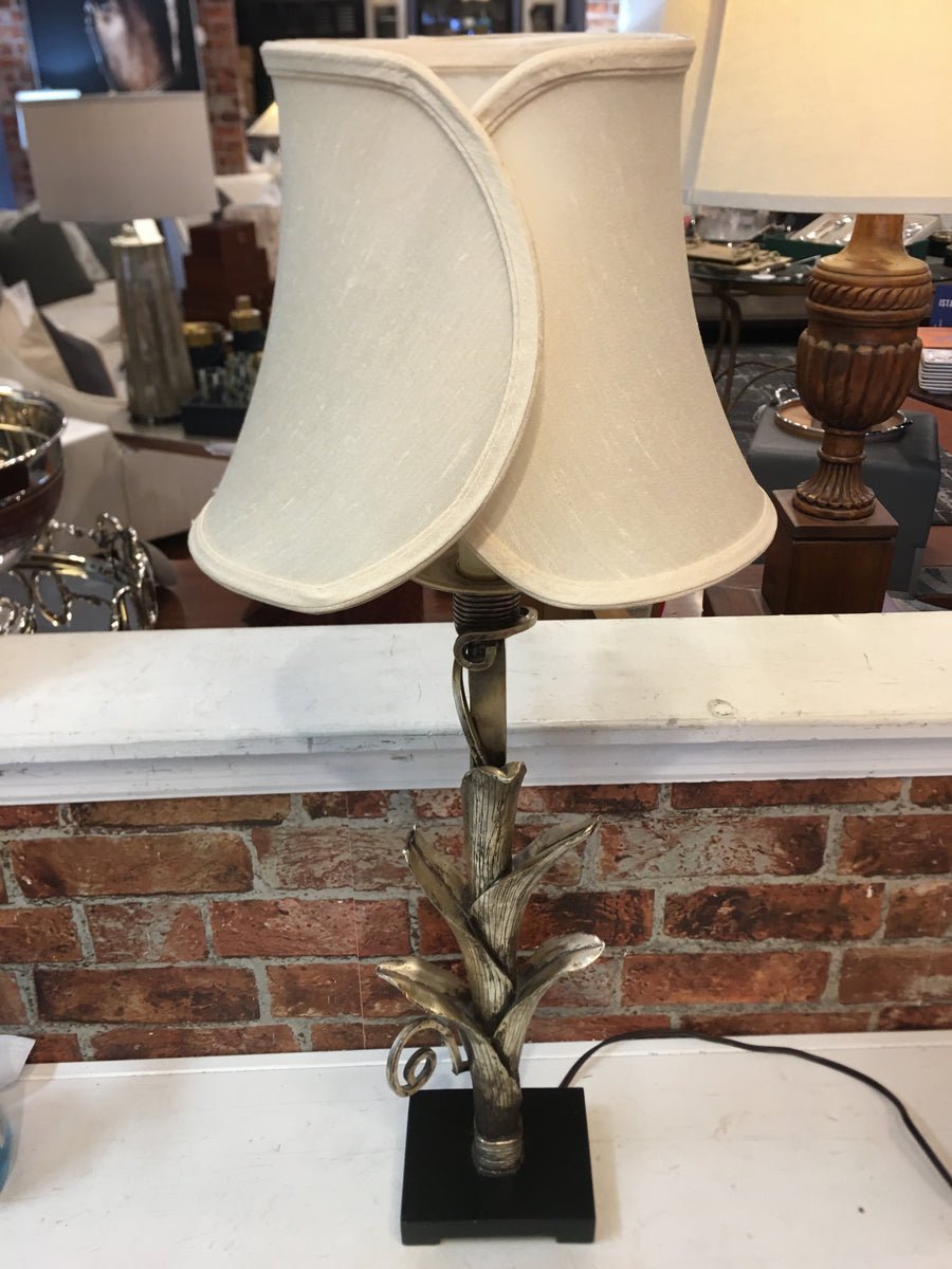 TABLE LAMP W/ TULIP SHADE