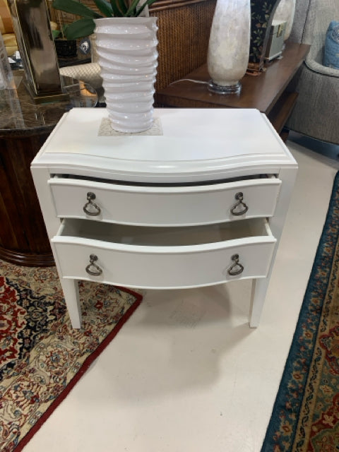 TOMMY BAHAMA NIGHT STAND WHITE WITH 2 DOORS