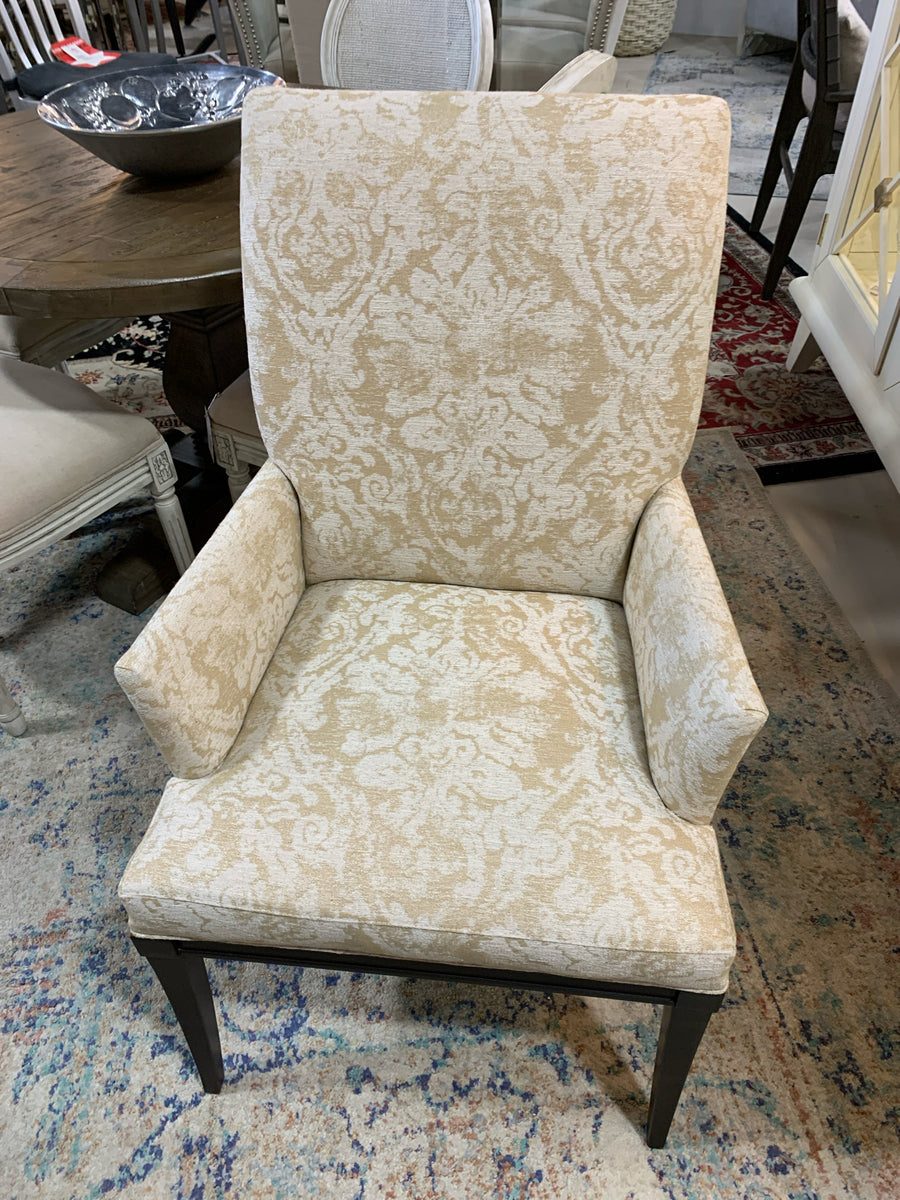 ETHAN ALLEN PAIR OF ARM CHAIRS UPHOLSTERED WITH WHITE AND CREAM