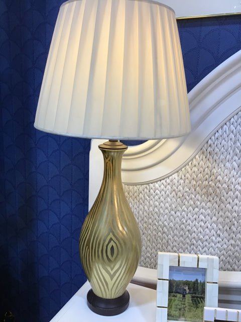 **TABLE LAMP TWO TONE GOLD