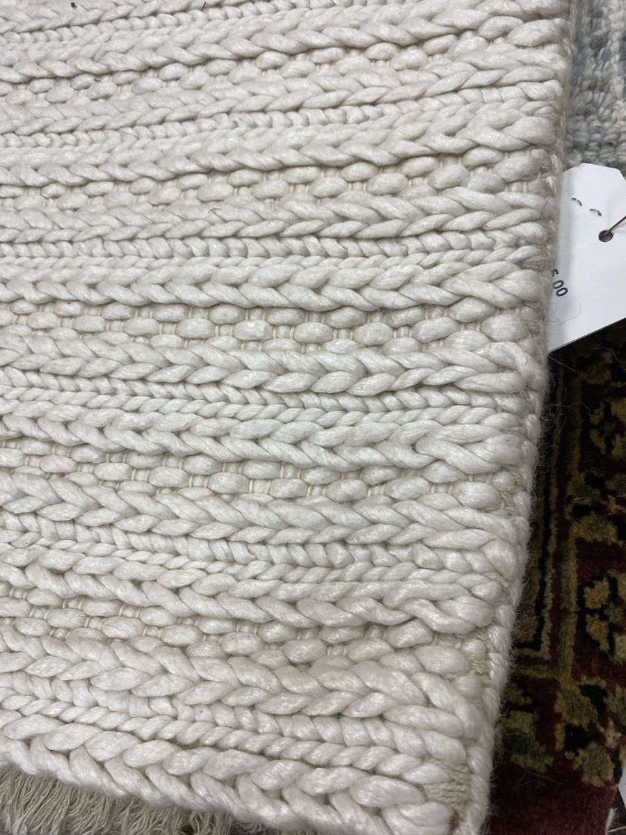 RUG WHITE BRAIDED