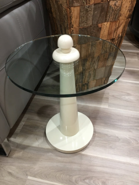 JAY SPECTRE ACCENT TABLE ROUND GLASS TOP WITH WHITE LACQUER PEDESTAL