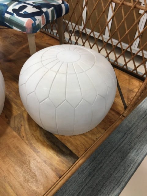 POUF  CEMENT ROUND