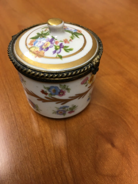 LIMOGES ROUND HINGED TRINKET  BOX WITH FLOWERS