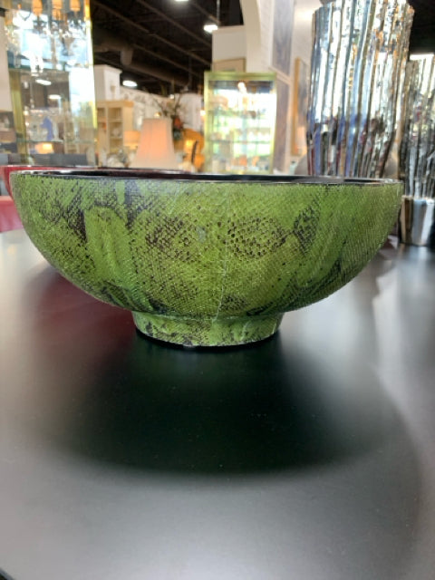 GREEN  BOWL GALENA  S.A. WOOD WITH SNAKE SKIN SURFACE