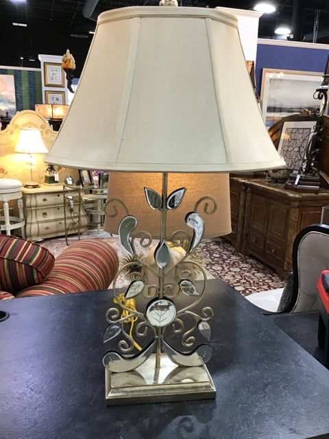 PAIR OF TABLE LAMPS WITH MIRRORED LEAVES