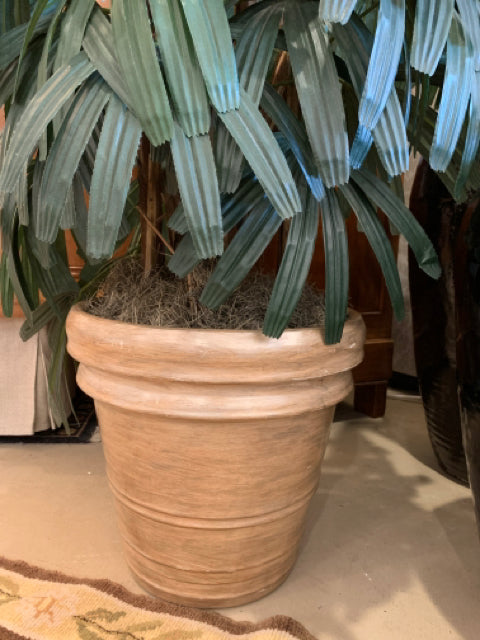 ARTIFICIAL PALM TREE IN POT