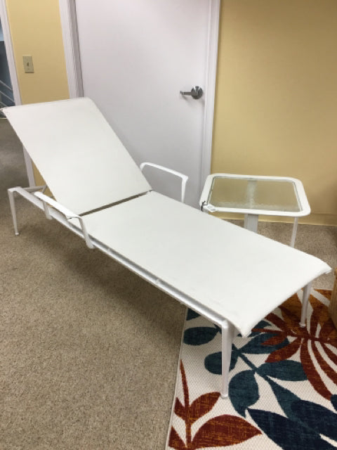 BROWN JORDAN OUTDOOR CHAISE LOUNGE WHITE