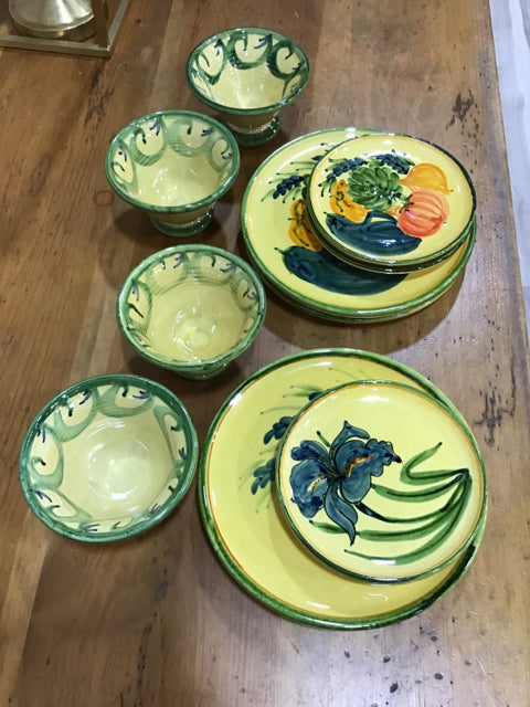 CHINA SET GOLD AND GREEN HAND PAINTED