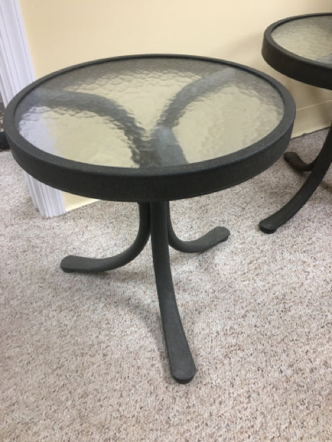 WOODWARD OUTDOOR ACCENT TABLE ROUND BLACK FRAME WITH GLASS TOP