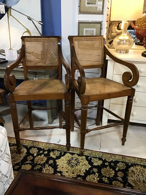 PAIR OF BARSTOOLS WITH WOVEN SEATS
