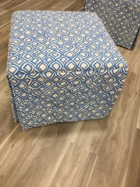 HICKORY CHAIR OTTOMAN  BLUE AND WHITE