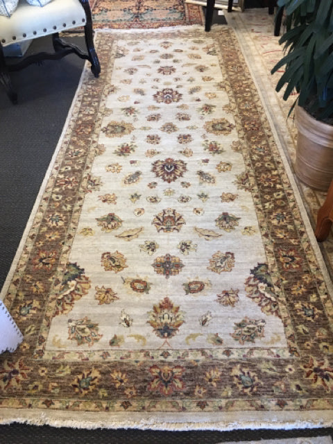 RUG BEIGE AND BROWN 48"W x 123"D