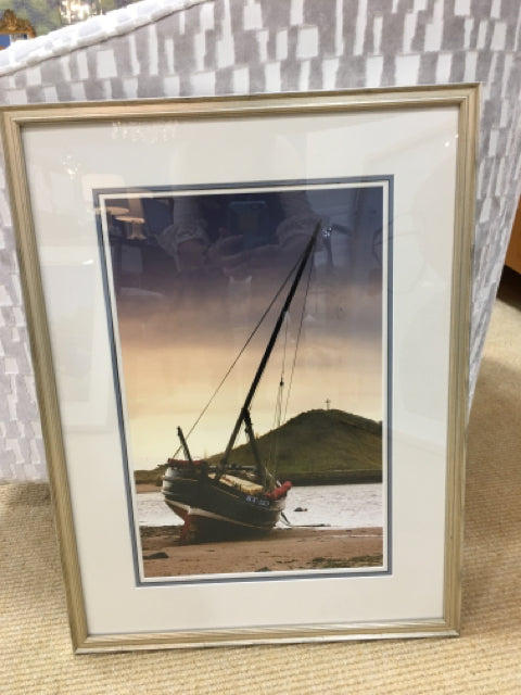 PRINT BOAT ON THE BEACH 1