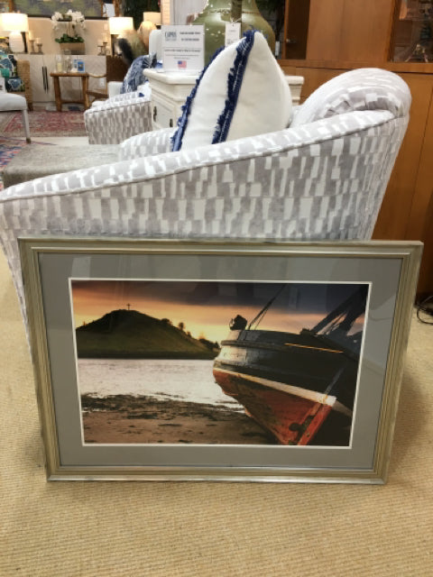 PRINT BEACHED SAILBOAT