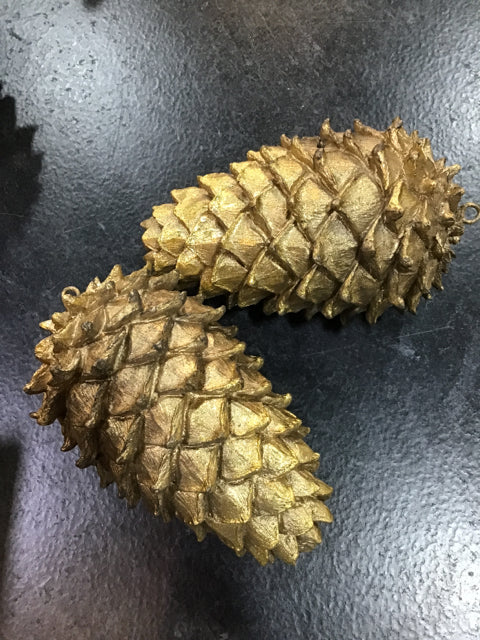 GOLDEN PINE CONE 8.5"