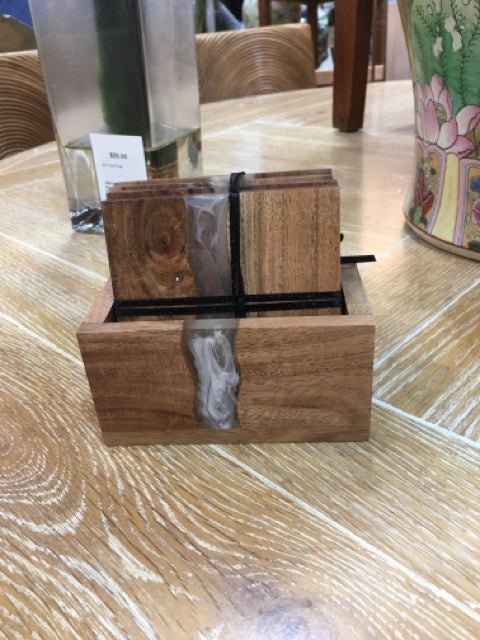 SET OF 4 WOOD COASTER WITH HOLDER