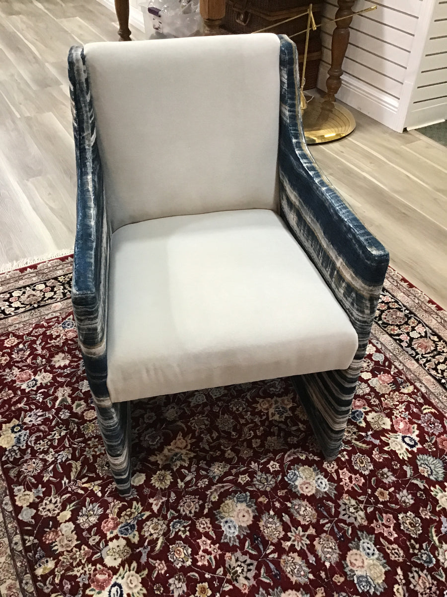 MITCHELL/GOLD CUSTOM CHAIR LIGHT GREY WITH BLUES