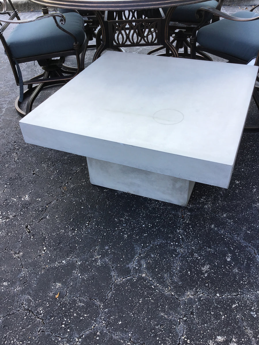 OUTDOOR COFFEE TABLE SQUARE CONCRETE GREY