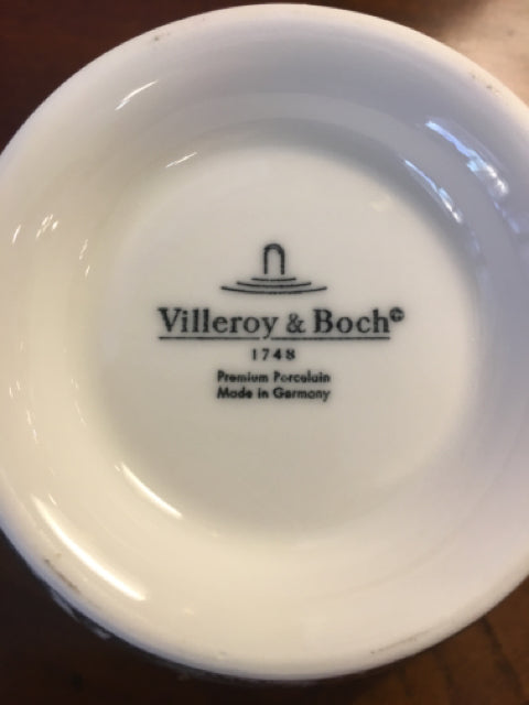 VILLEROY AND BOCH SET OF 8