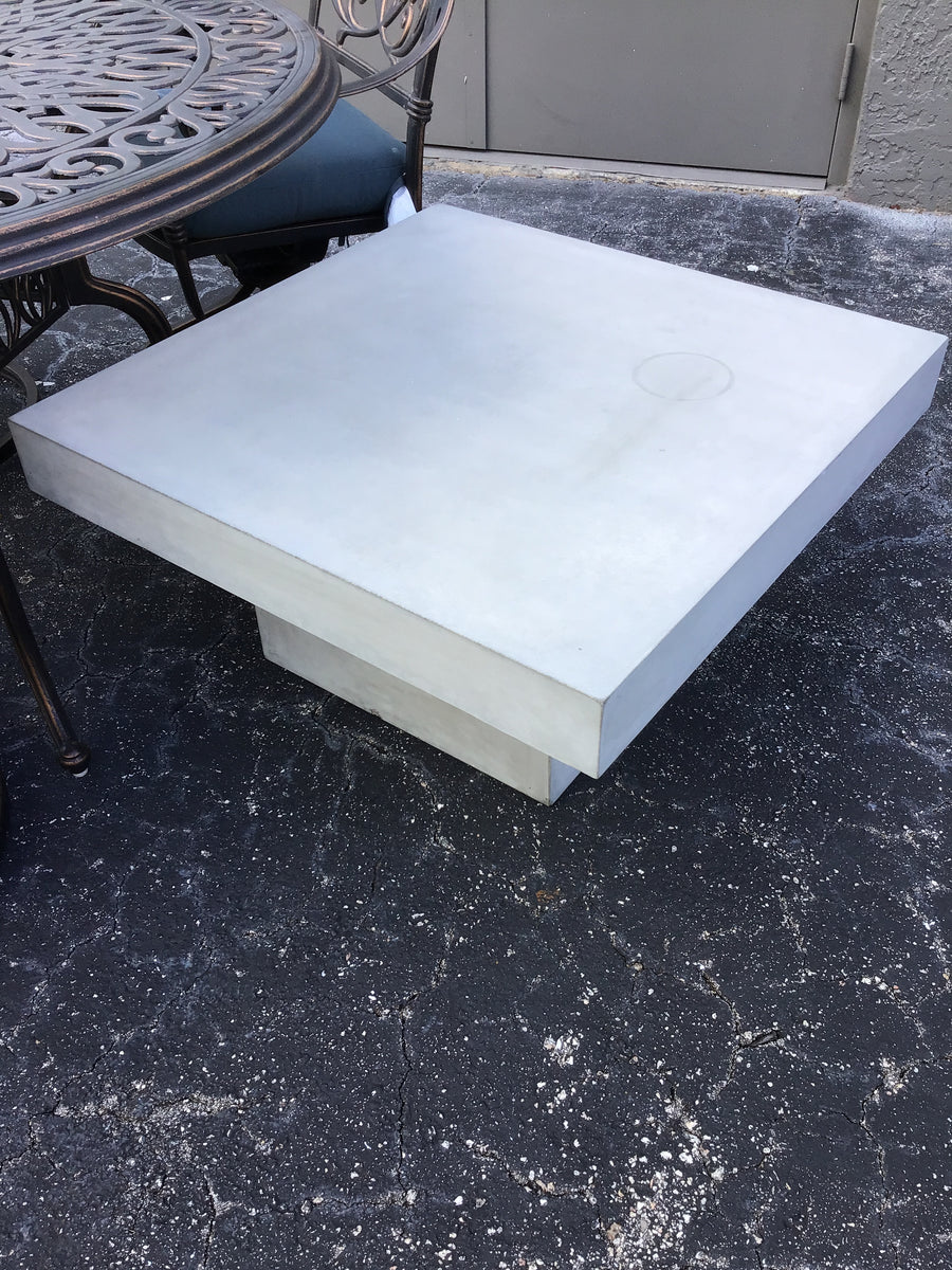 OUTDOOR COFFEE TABLE SQUARE CONCRETE GREY