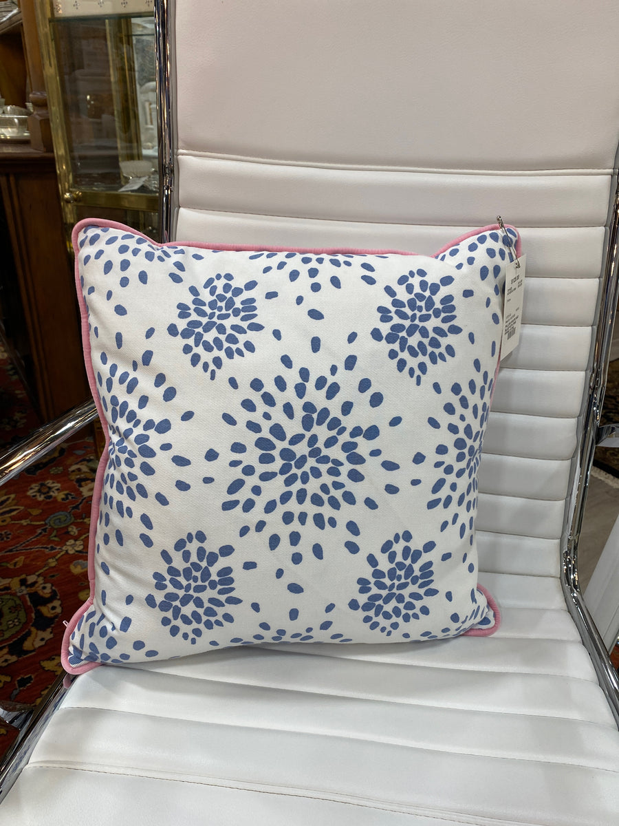 PILLOW WHITE AND BLUE WITH PINK PIPING