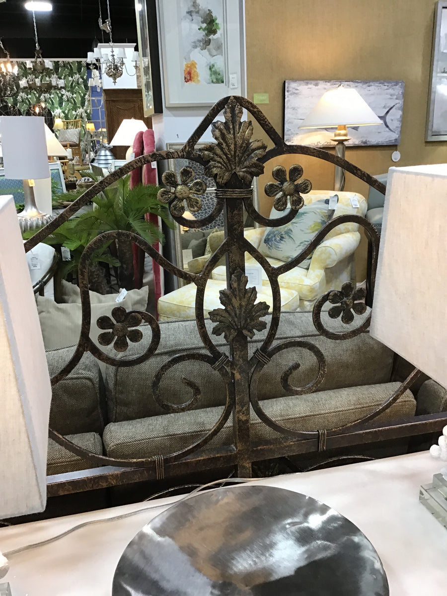KING BED METAL WITH FLOWERS