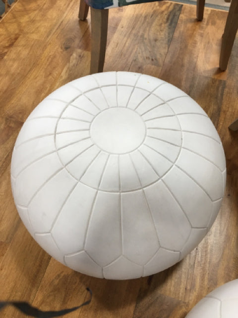 POUF  CEMENT ROUND