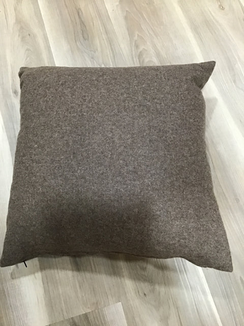 PILLOW WOOL BROWN WITH DARK BROWN