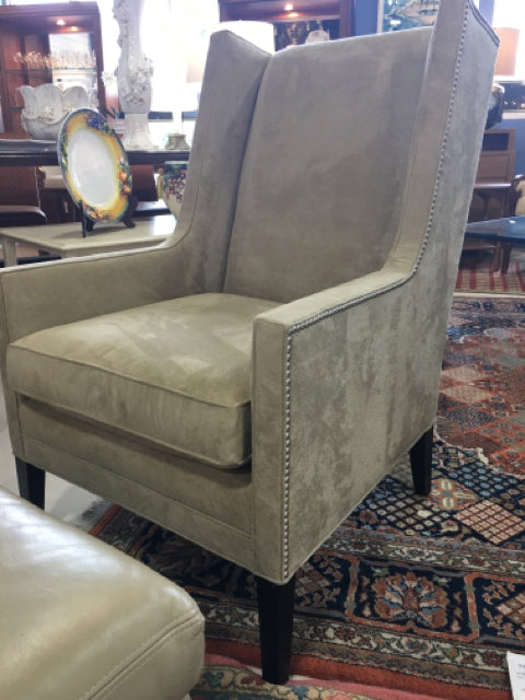 MITCHEL GOLD ARM CHAIR WINGBACK WITH NAILHEAD DESIGN CREAM