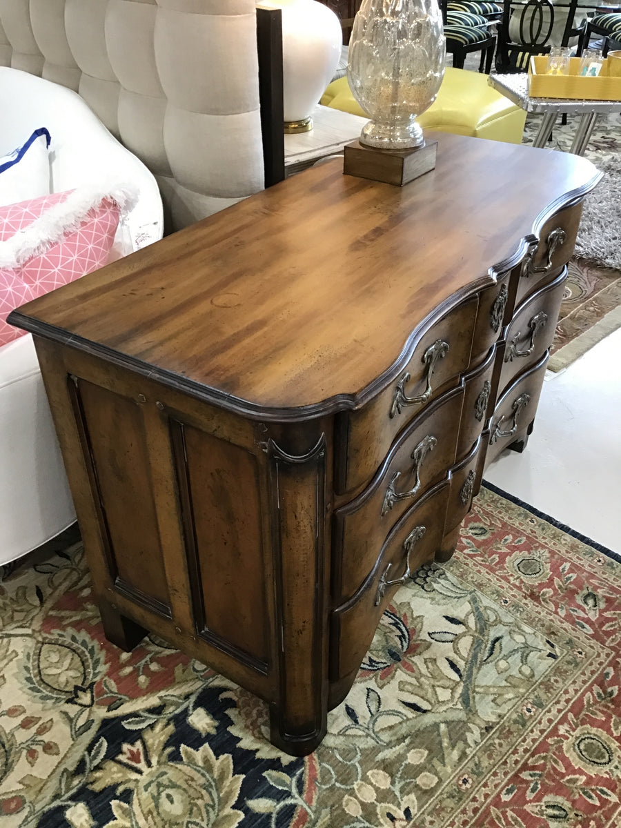 CHEST OF THREE DRAWERS