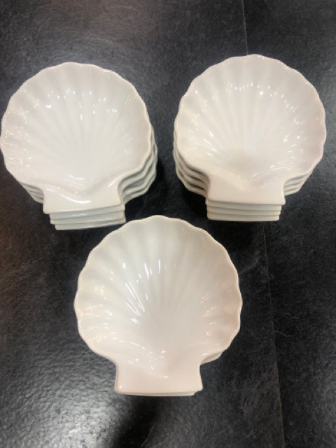 SMALL SHELL PLATES SET OF 12