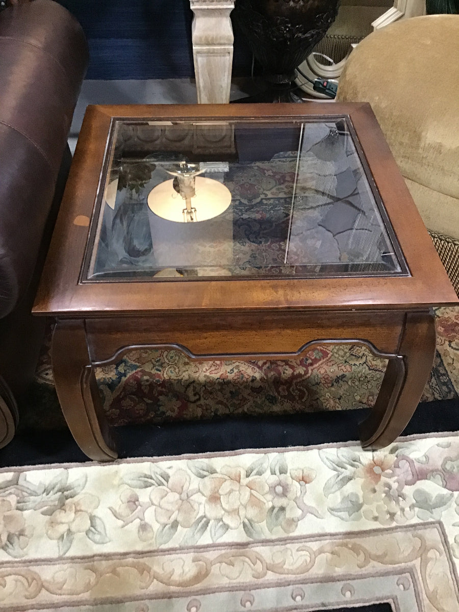 ACCENT TABLE MEDIUM WOOD ASIAN DEIGN WITH GLASS INSET